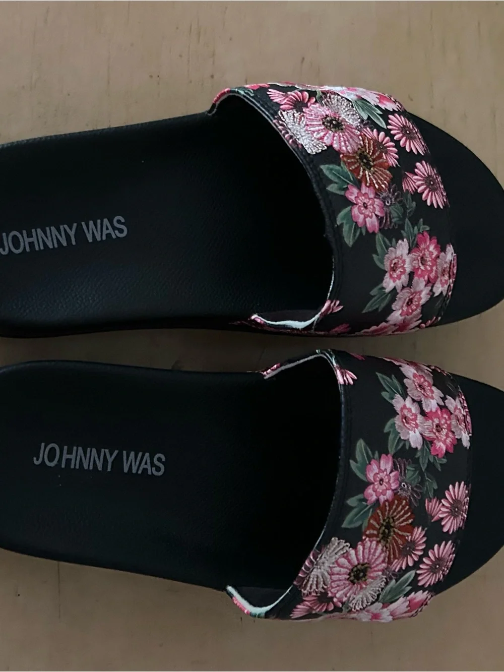 Johnny Was floral platform pool slide in size 8